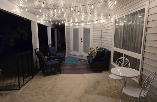 Red Deer House | Cozy Pet Friendly Guest Suite