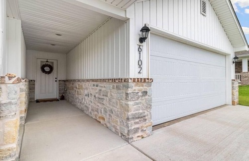 Highfill House | Cozy Pet-Friendly Hideout near XNA