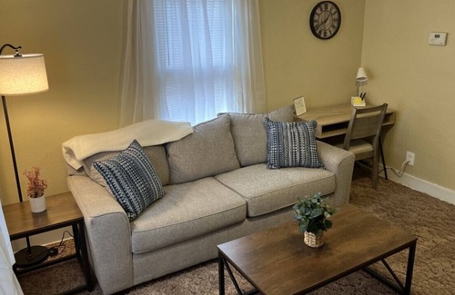 Macomb Apartment | Cozy, pet friendly, one bedroom apartment