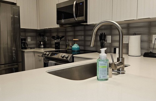 Madison Apartment | Cozy, Pet Friendly, Prime Location, High Speed Internet
