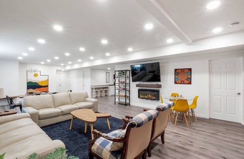 Provo House | Cozy Pet-Friendly Stay & Waffle Breakfast too!