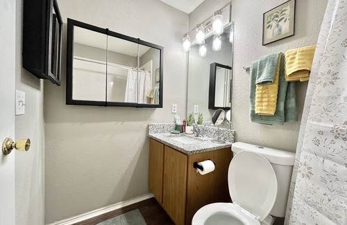 Glenn Heights House | Cozy pet friendly 4 BR Home !
