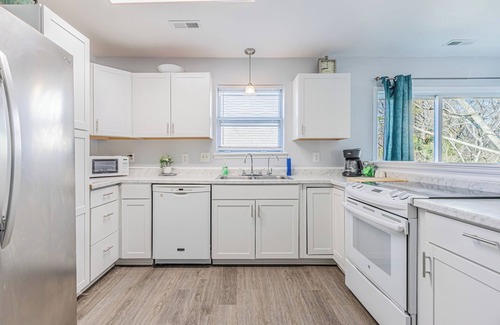 Westgate House | Cozy pet-friendly home close to Camp Lejeune and area beaches.