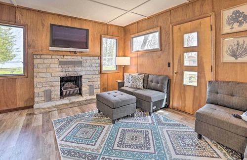 Brutus Cottage | Cozy Petoskey Area Retreat on Burt Lake Access!