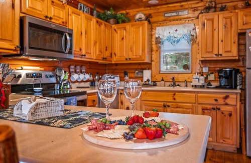 Sevierville Cabin | Cozy Pigeon Forge Cabin