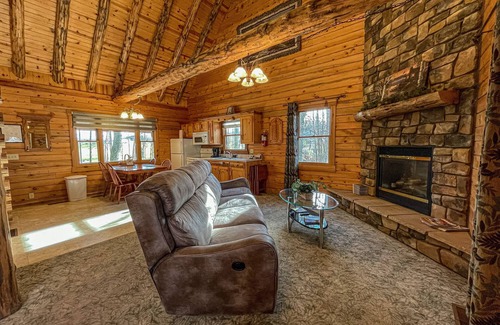 Millersburg Cabin | Cozy Pine at Tranquil Acres