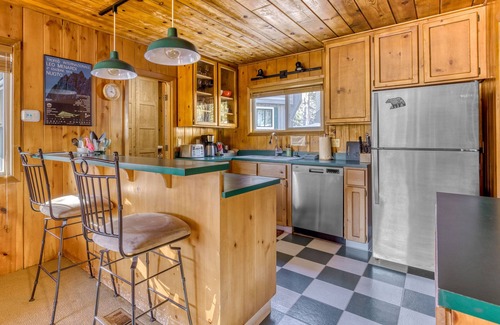 Government Camp House | Cozy pine interior home in the heart of Government Camp