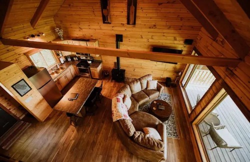 Mindoro Cabin | Cozy Pine Knob Cabin @ Highest Elevation in CTY
