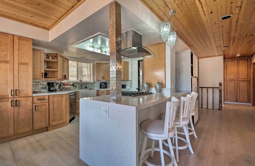 Pine Mountain Club Cabin | Cozy Pine Mountain Cabin: Hike, Bike, Fish Nearby!