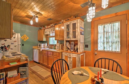Pine Mountain Cabin | Cozy Pine Mountain Cabin w/Screened Porch & Yard!