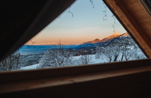 Ambroz pod Krvavcem Cabin | Cozy place with Sauna and Jacuzzi