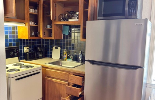 St. Nicholas Apartment | Cozy Place Close to Downtown, Hospitals and Universities by San Marcos area.