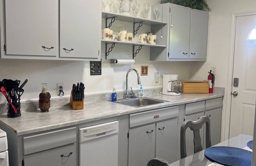 Crownhill Park Apartment | Cozy place close to North Star Mall, Airport and common places around the City