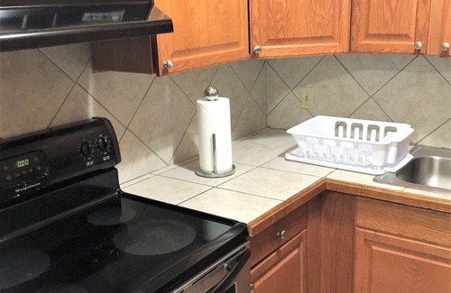 Beauregard Town Historic District Apartment | Cozy Place Downtown by the River Center minutes to LSU. Free Parking/Wifi