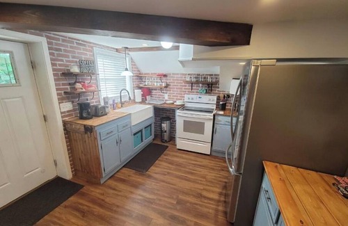 Tucker House | Cozy place near lake & golf course