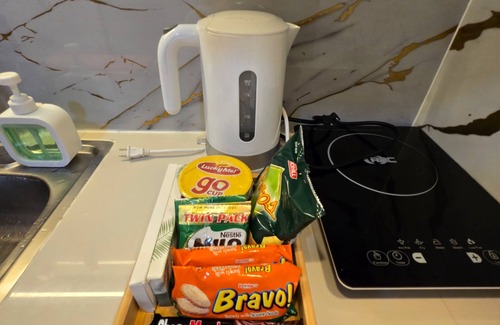 Angono Apartment | Cozy place|NETFLIX|200mbpswifi|Free Snack