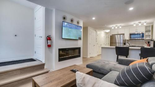 Southeast Calgary Apartment | Cozy place to stay in south Calgary