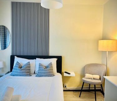Resita Apartment | Cozy Place to Stay -Self check in 24h