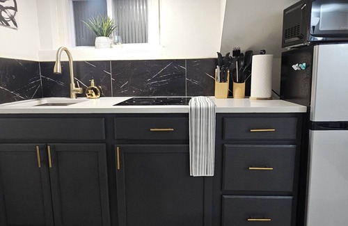 Maplewood Apartment | Cozy Platinum Retreat near NYC/EWR/Major Hospital