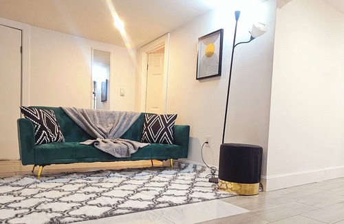 Maplewood Apartment | Cozy Platinum Retreat near NYC/EWR/Major Hospital