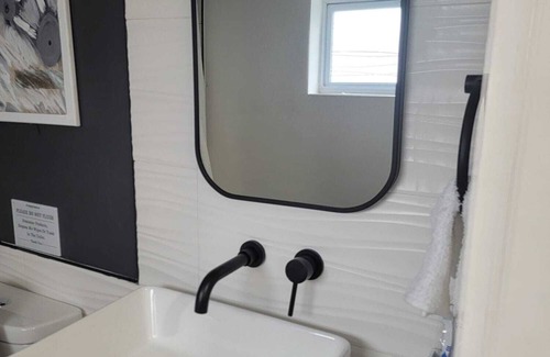Maplewood Apartment | Cozy Platinum Retreat near NYC/EWR/Major Hospital