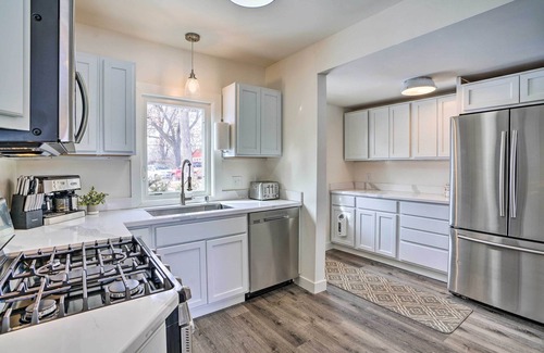 Plymouth Cottage | Cozy Plymouth Cottage w/Medicine Lake View!