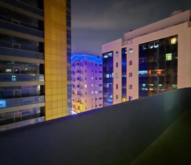 Al Muraqqabat House | Cozy pods near dxb