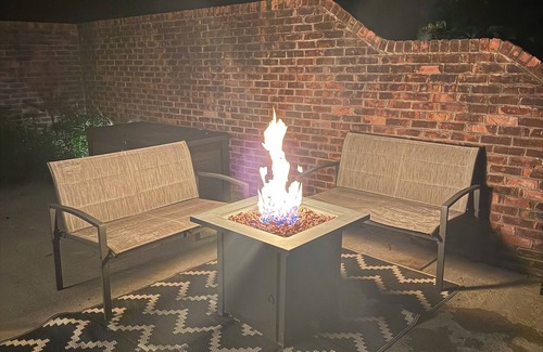 Goodlettsville Cabin | Cozy Pool House 20 mins from Downtown
