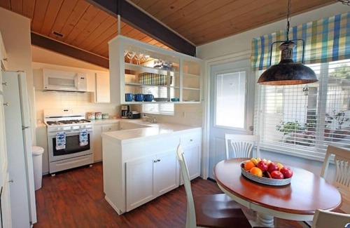Whittier Cottage | Cozy Pool Side Cottage in Park like Setting.