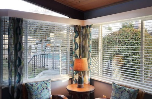 Whittier Cottage | Cozy Pool Side Cottage in Park like Setting.