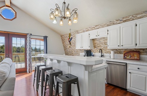 Rogers Cabin | Cozy Posy Cabin - Mountain Top Cabin on 18 acres!