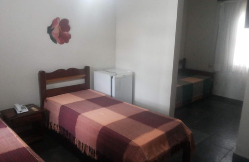 Maria Paula House | Cozy Pousada in Pendotiba - Room for 04 people