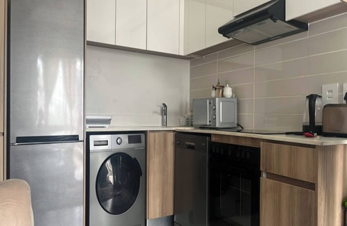 The Willows Apartment | Cozy Pretoria Apartment With City & Garden Views