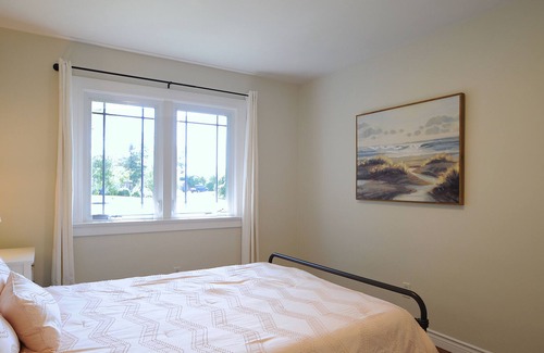Carrying Place House | Cozy Prince Edward County Home w/ Sandbanks Pass Park, fire pit, and huge garden