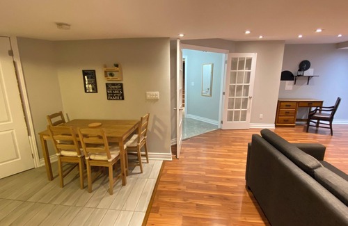 Brampton Apartment | Cozy Priv. Bsmt 1 Bdrm 1 Bath apartment w/parking