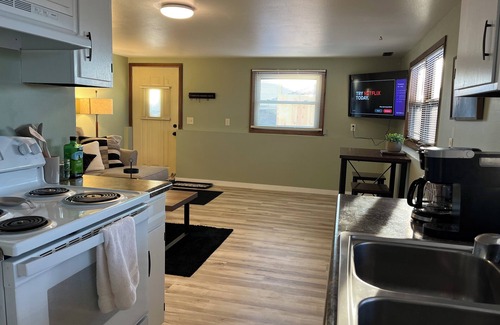 Eau Claire Apartment | Cozy Private 1-bedroom Hillside Apartment Close to Stores