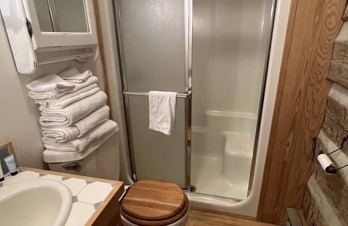 Clifford Cabin | Cozy, private, 1 bedroom cabin w/beautiful view