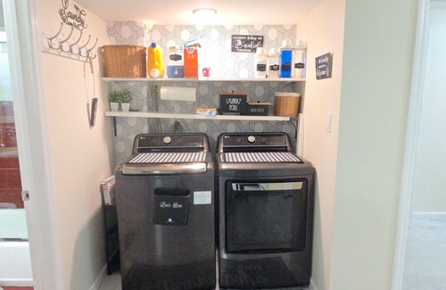 Emerson Hill House | Cozy Private 1-br Basement Apt StatenIsland close to NYC Family & Pet Friendly