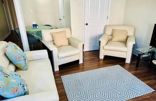 Churchill Meadows House | Cozy Private 1BR Walk-Out Suite