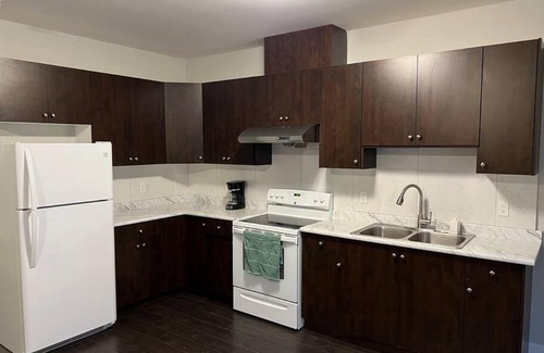 Surrey Apartment | Cozy & Private 2 Bedroom Suite