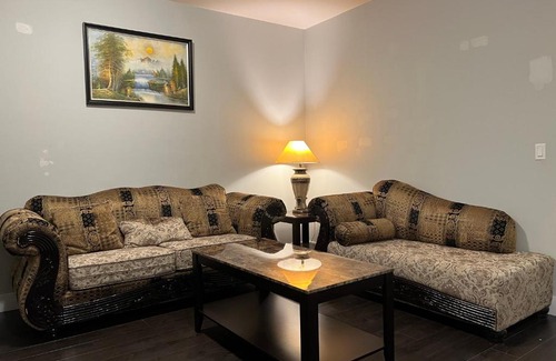 Surrey Apartment | Cozy & Private 2 Bedroom Suite