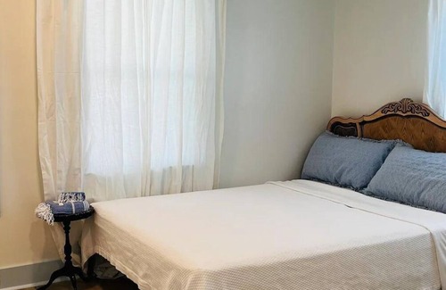 Cut Off Apartment | Cozy private and safe house