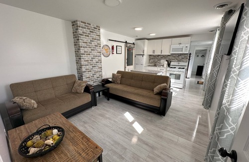 Morgantown Apartment | Cozy Private Apartment Just a Short Stroll frm Milan Puskar Stadium & WVU Campus