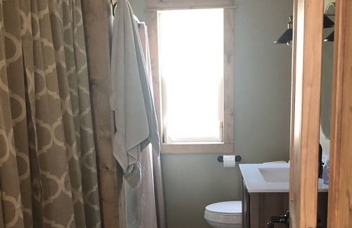 London Apartment | Cozy, private, apartment! 10 minutes to Lake Dardanelle and 5 minutes ANO!