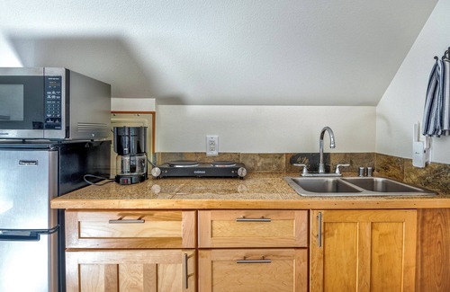 Enumclaw Apartment | Cozy Private Apartment Mount Rainier National Park and Crystal Mountain