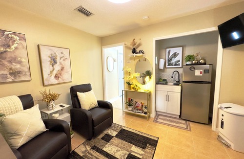 Orlando Apartment | Cozy Private Apartment - Stylish & Spotless — No sharing areas