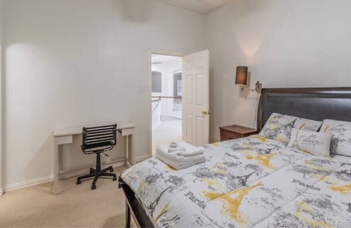 DeSoto Apartment | Cozy Private BDR - Amazing Cloud view!🌁🌅