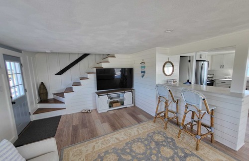 Greenbush House | Cozy private beach stilt house-steps to the beach.