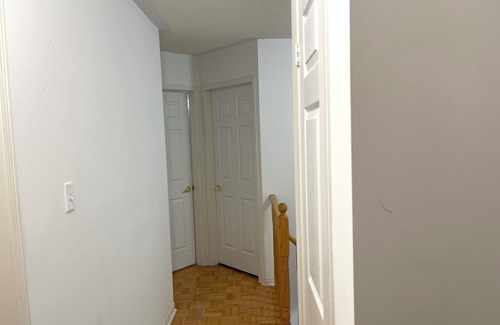 Vaughan Apartment | Cozy Private Bedroom in Vaughan