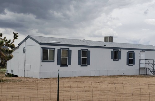 Meadview House | Cozy Private Boat House Near Grand Canyon West and Lake Mead on one fenced acre!